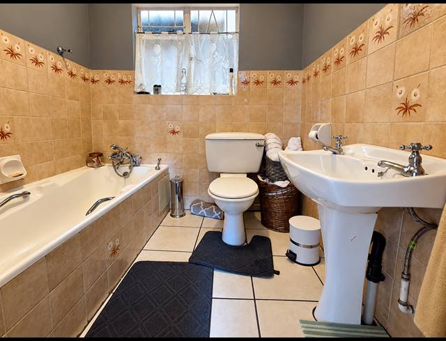 2 BEDROOM TOWNHOUSE FOR SALE IN THREE RIVERS